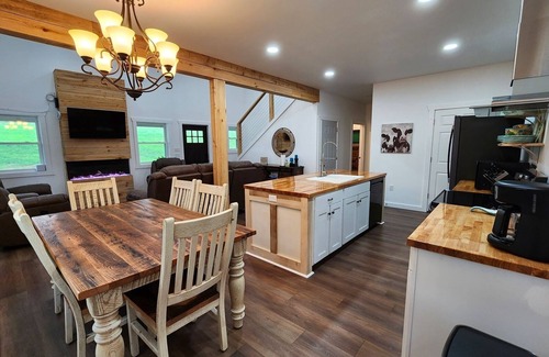 Fresno Cabin | Quiet cabin 30 min from wineries, restaurants, Sugar Creek & Walnut Creek.