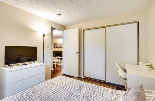 Columbia Condo | Quiet Columbia Condo Near Parks & Pool!