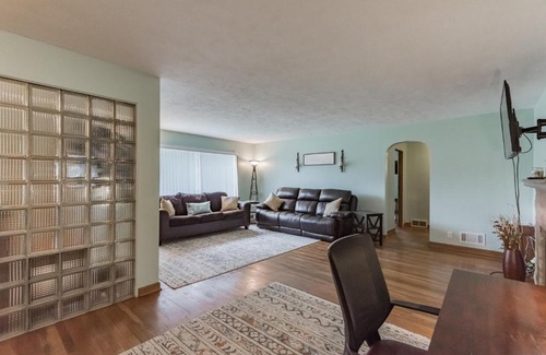 South Bend House | Quiet Comfy 2 BR Home In South Bend, Minutes From Notre Dame! Pet Friendly! home