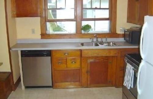 Bar Harbor House | Quiet Cottage in the heart of Bar Harborn2025 Vacation Rental Permit # 1399