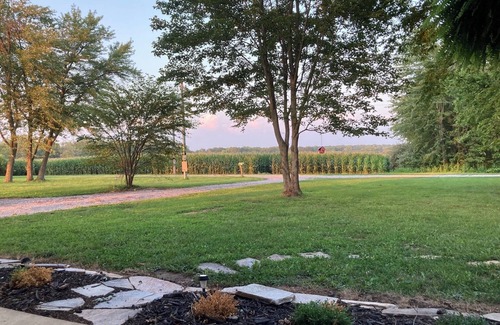 Centralia House | Quiet Country Cottage-Three bedrooms, Hot tub, Sauna, Fishing pond