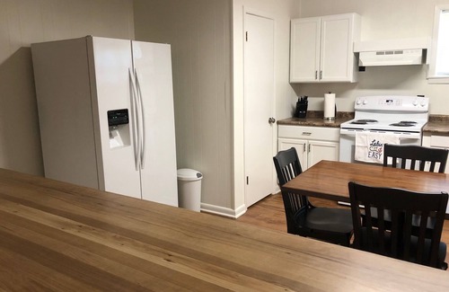 Jarreau House | Quiet country home across from False River on Island Road