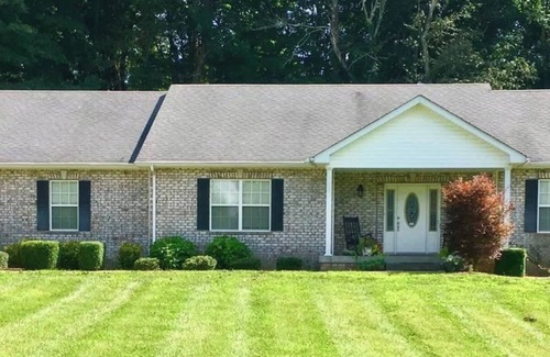 Pleasant View House | Quiet Country Road 4BR Chic Home