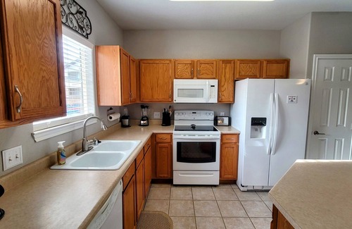 Stetson Hills Condo | Quiet Cozy 2BR/2BA Fully Furnished Condo