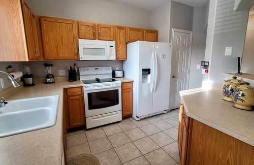 Stetson Hills Condo | Quiet Cozy 2BR/2BA Fully Furnished Condo