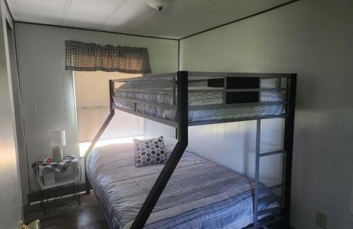 Scotia House | Quiet Cozy Cottonwood Cottage in Scotia