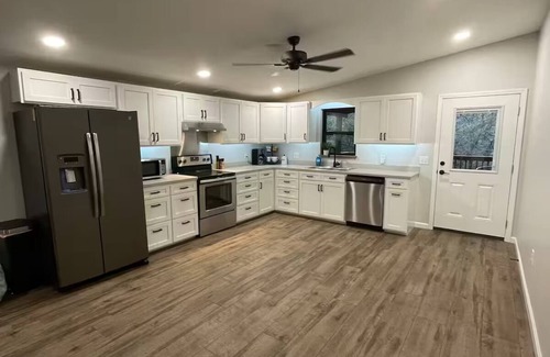 Taylorsville House | Quiet, Creekside Home with Rain Spa Showernn