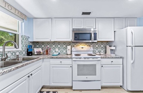 Laurel Park Villa | Quiet Downtown Sarasota Villa. Updated 2022.