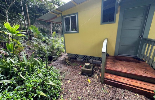 Hawi Apartment | Quiet eco-friendly studio nestled in Bamboo grove minutes from Hawi town