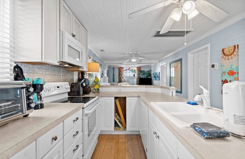North Carolina Coast Cottage | Quiet Hideaway Half a Mile to the Beach a Mile to the BoardwalknLinens Included!