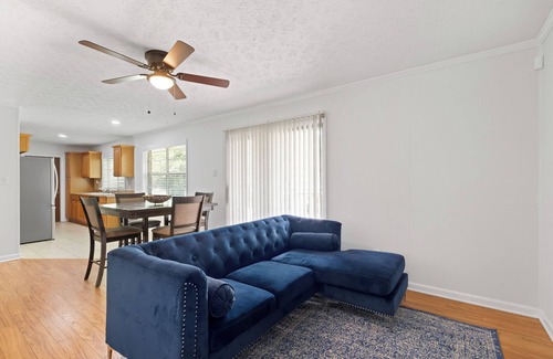 Ellenwood House | Quiet Home Minutes to Airport & Downtown Atlanta