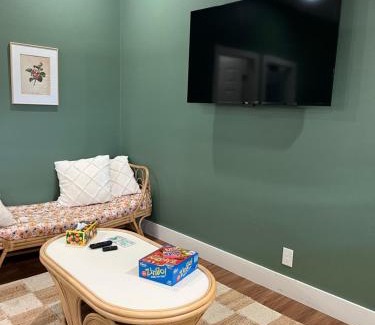 Hauula House | Quiet home near the coast