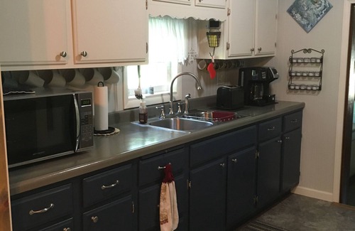 Cunningham House | Quiet home on horse farm, halfway between Paducah & Wickliffe. Close to 60 & 286