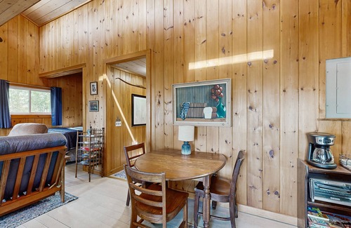 Ellsworth Cottage | Quiet lakefront cottage with a firepit, private beach, & two kayaks