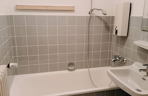 Frohnhausen Apartment | Quiet living between Essen and Mülheim. BÖEG