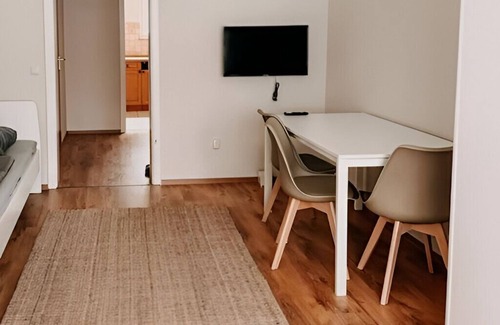 Frohnhausen Apartment | Quiet living between Essen and Mülheim. BÖEG