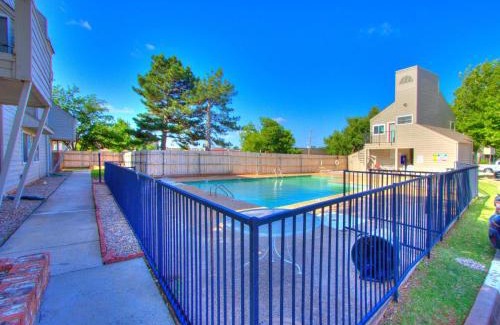 Oklahoma City Apartment | Quiet Modern Heavenly Paradise Love and Balcony Near Lake, Mall, Food, Entertainment!
