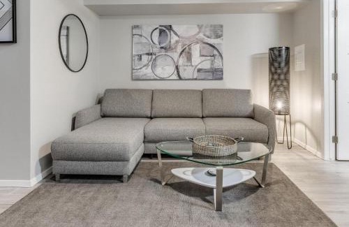 Oklahoma City Apartment | Quiet Modern Heavenly Paradise Love and Balcony Near Lake, Mall, Food, Entertainment!