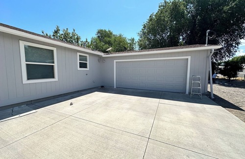 Bruneau House | Quiet neighborhood in Bruneau, 3 bedroom, handicap acessible, wifi and AC