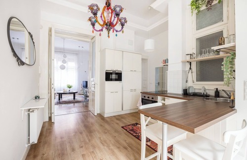 Inner City Budapest Apartment | Quiet retreat in the city centre