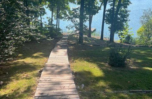 Hardy House | Quiet Retreat on a No-Wake Lake!