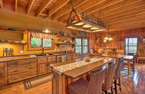 Mammoth Spring Cabin | Quiet + Rustic Cabin with Fire Pit on 20 Acres!