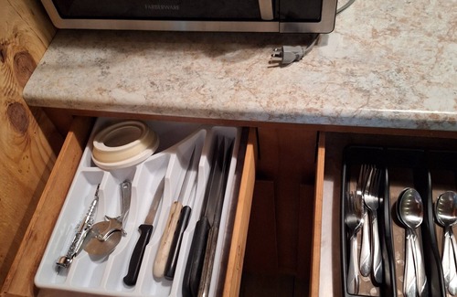 Hingham Cabin | Quiet, rustic cabin with lake access