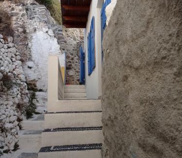 Mandraki Villa | quiet stone house in Nisyros