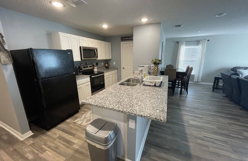 Welaka House | Quiet sunsets next to the river. Bring your fishing poles the bass are biting!