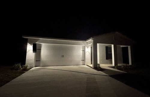 Welaka House | Quiet sunsets next to the river. Bring your fishing poles the bass are biting!