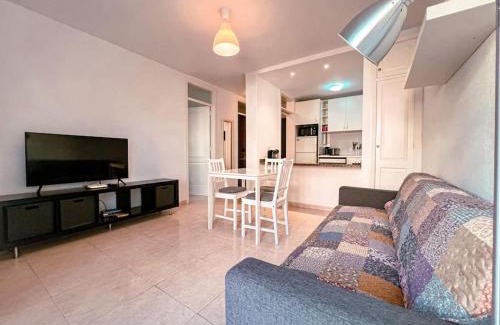 Callao Salvaje Apartment | Quiet Sunviet Stay, Pool & Morning Sun Balcony CS021