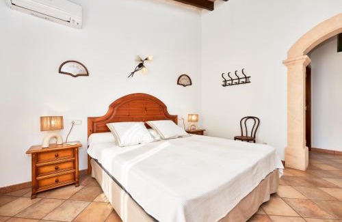 Buger Villa | Quiet Villa in Buger with amazing pool, paddle court and nice garden