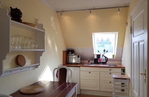 Ostseebad Prerow Apartment | Quiet, WLAN, garden, forest, path to the west beach, gr. Parking lot, suitcase carrier b. Bd.