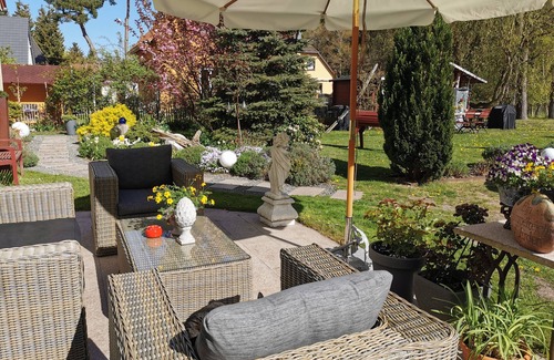 Ostseebad Prerow Apartment | Quiet, WLAN, garden, forest, path to the west beach, gr. Parking lot, suitcase carrier b. Bd.