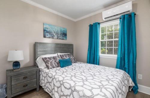 High Point House | Quietude Place, Stylish 2 Bedroom House with Full Kitchen