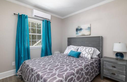 High Point House | Quietude Place, Stylish 2 Bedroom House with Full Kitchen