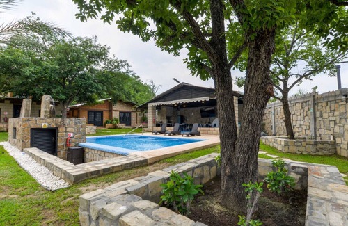 Montemorelos Cabin | Quinta Allende | Bar, Bar, Palapa with grill, Soccer, Volleyball, Children's Games