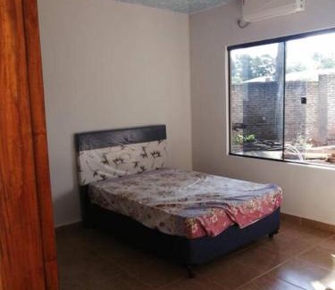 Ciudad Del Este House | Quinta Las Palmeras, Cond. Cerrado seguridad 24hs.