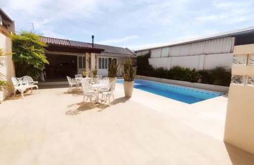 Centro House | Quiosque com piscina e churrasqueira!