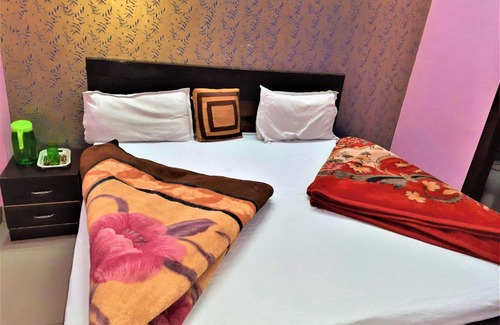 Ghaziabad Hotel | Quizz Hotel @ 01 Min Walk in from Ghaziabad Railway Station