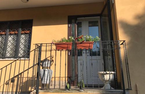 Montale House | R&B MiDora Montale