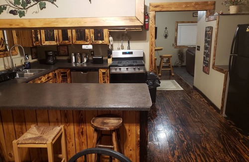 Guttenberg House | R-Lodge Getaway