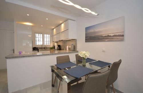 Castillo de Sabinillas Apartment | R32 Apartment only 50 meters from the beach!