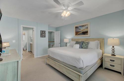 Twin Oaks House | Racquet Club 7 by Wild Dunes, in Resort Core