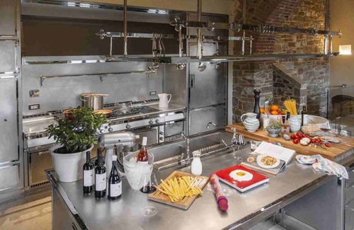 Radda in Chianti Villa | Radda in Chianti 5 bedroom luxury villa rental, heated pool, wine estate