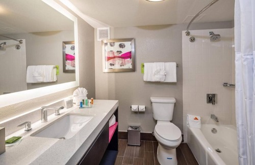 Oakland Hotel | Radisson Hotel Oakland Airport