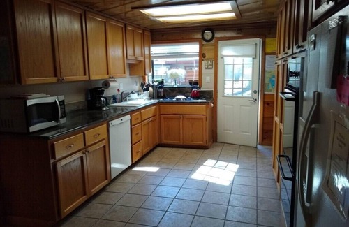 Bijou Park Cabin | Rae's Cabin - Perfect 3 bedroom 2 bath family vacation spot.nWalk to the lake