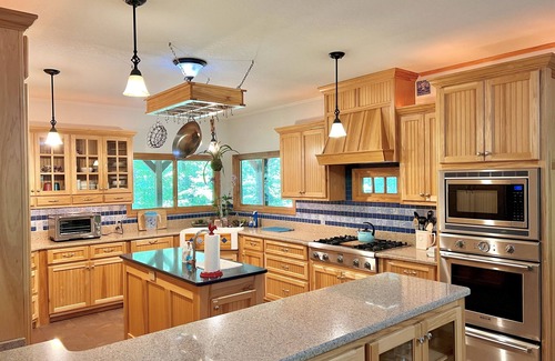 Copperhill Cabin | RAFT OCOEE & Relax in HOT TUB @THIS CABIN Awesome FISHING from this Property.