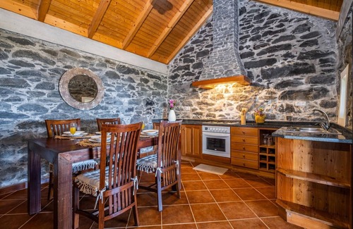 Lombada Velha House | Rainbow Cottage by Madeira Sun Travel