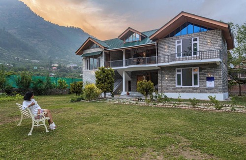 Mohal Cottage | Raison Meadows